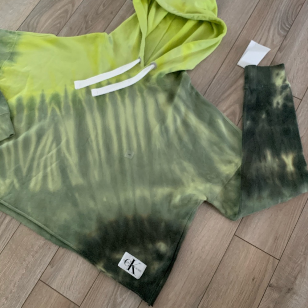 L- Calvin Klein Jeans tie dye cropped hoodie - Picture 3 of 12